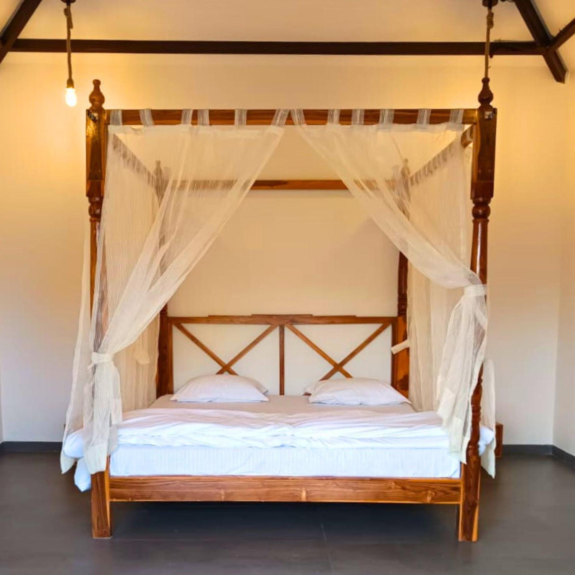 Mount Lake Villa Resort 伊加特普里 外观 照片