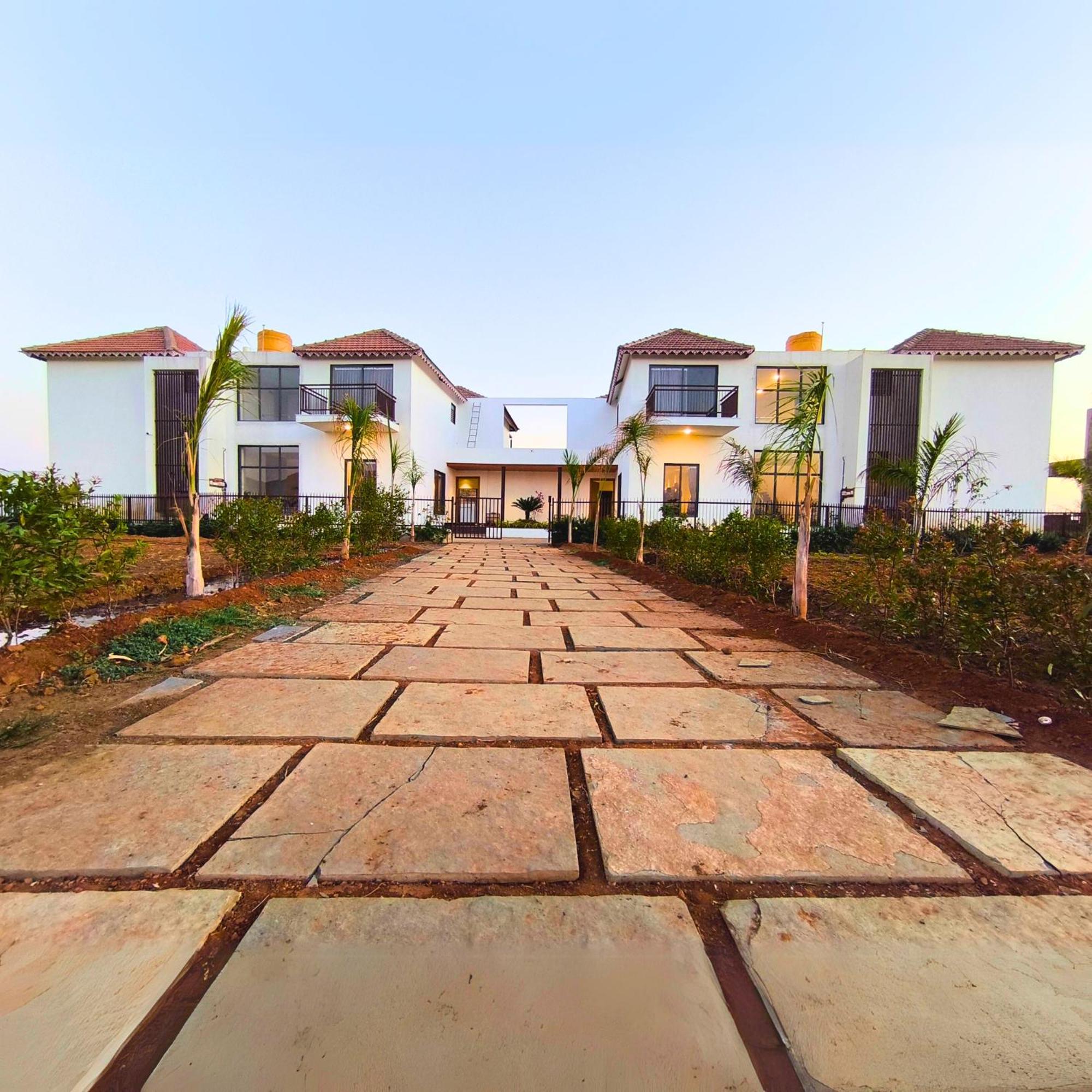 Mount Lake Villa Resort 伊加特普里 外观 照片